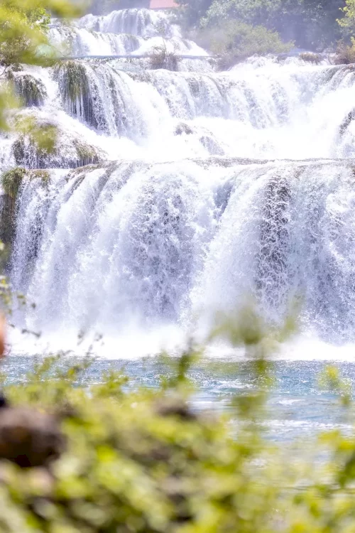 krka-waterfalls-tourists-walking