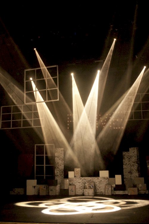 theater-stage-430552_1920